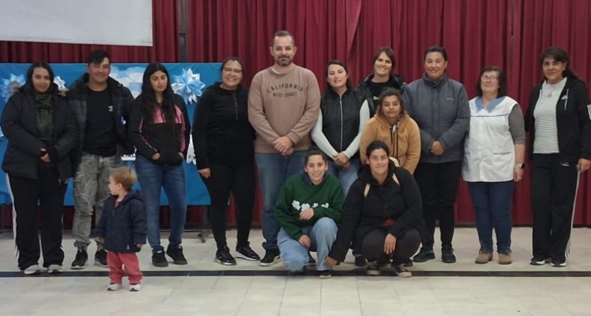 En la Escuela Provincia Santiago del Estero Nivel Primario de Isla Verde, se realiz&oacute; la asamblea  y se conform&oacute; la cooperadora per&iacute;odo 2026-2028.