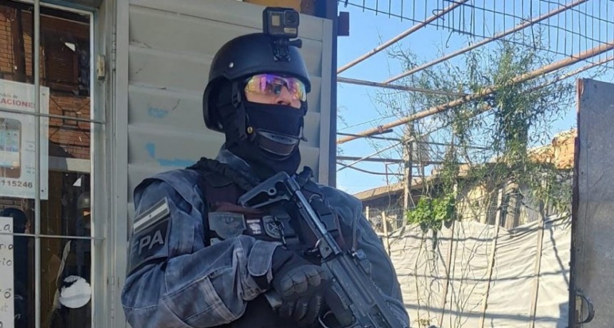 C�RDOBA: FPA REALIZ� SIETE ALLANAMIENTOS Y DETUVO A CINCO PERSONAS POR COMERCIALIZAR COCA�NA Y MARIHUANA EN BARRIO VILLA SIBURU